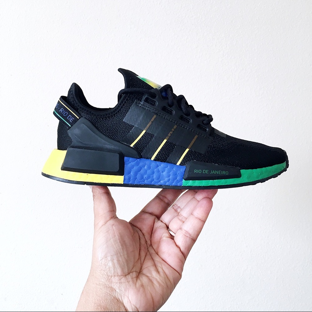 Adidas NMD R1. V2